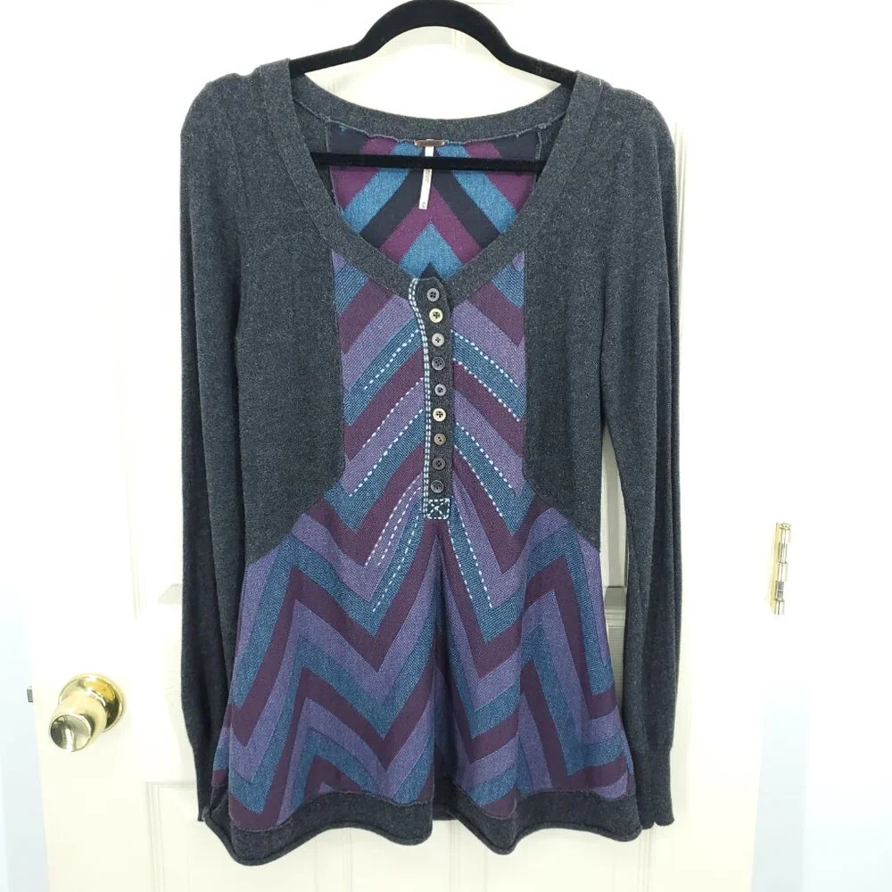 Free People Button Front Chevron V-Neck Sweater M Gray/Purple